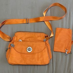 BAGGALLINI BAG WITH WRISTLET